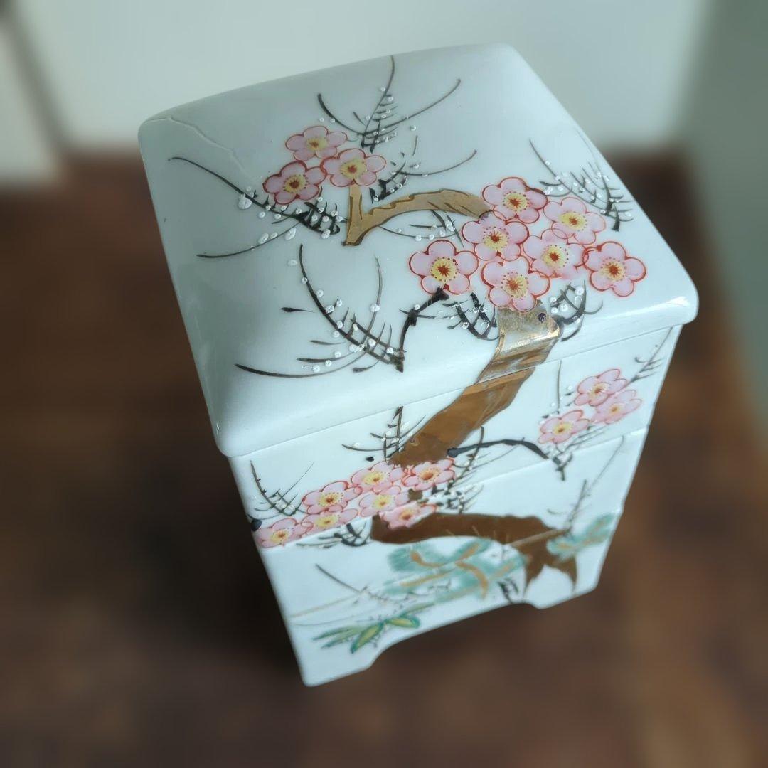 骨董　段重箱　陶器　松竹梅　三段重　アンティーク　物入　おせち