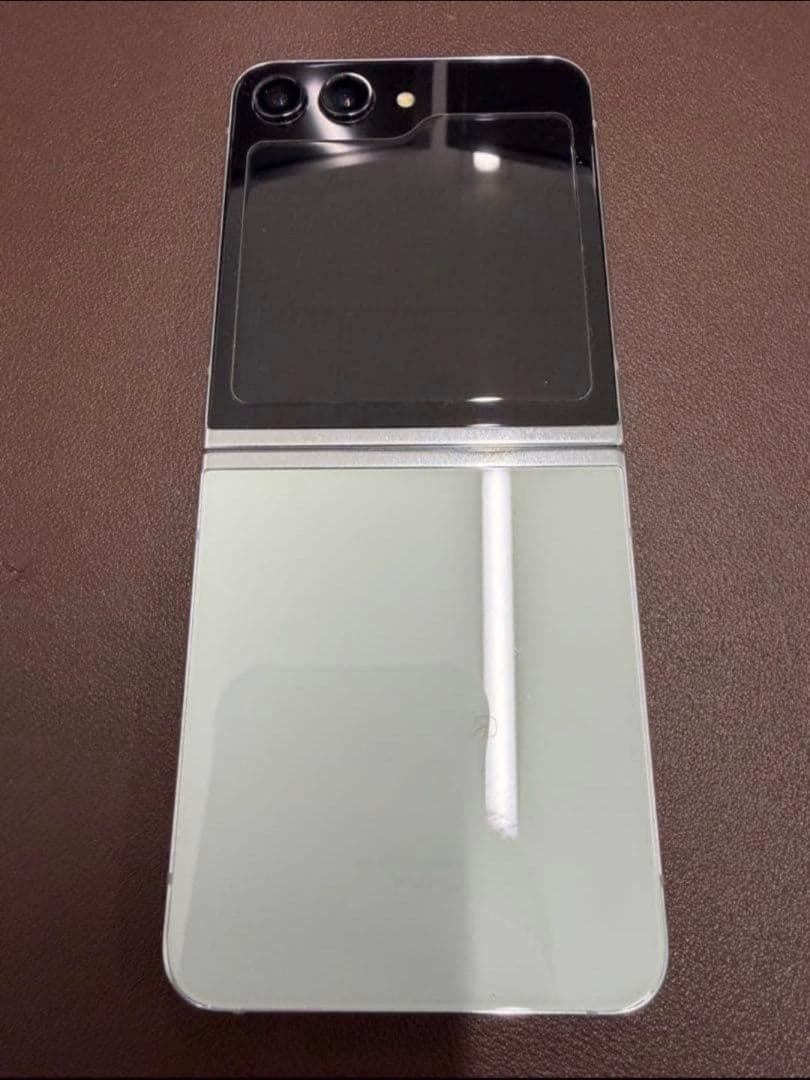 【本日限定値下げ】Galaxy Z Flip5 256GB 国内版 SIMフリー