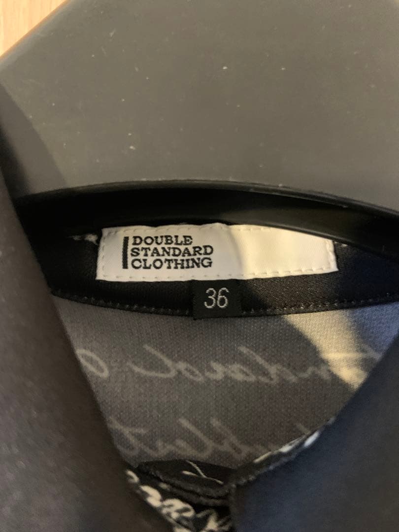 ヒ*5様 DSC / レタードプリントロングワンピース