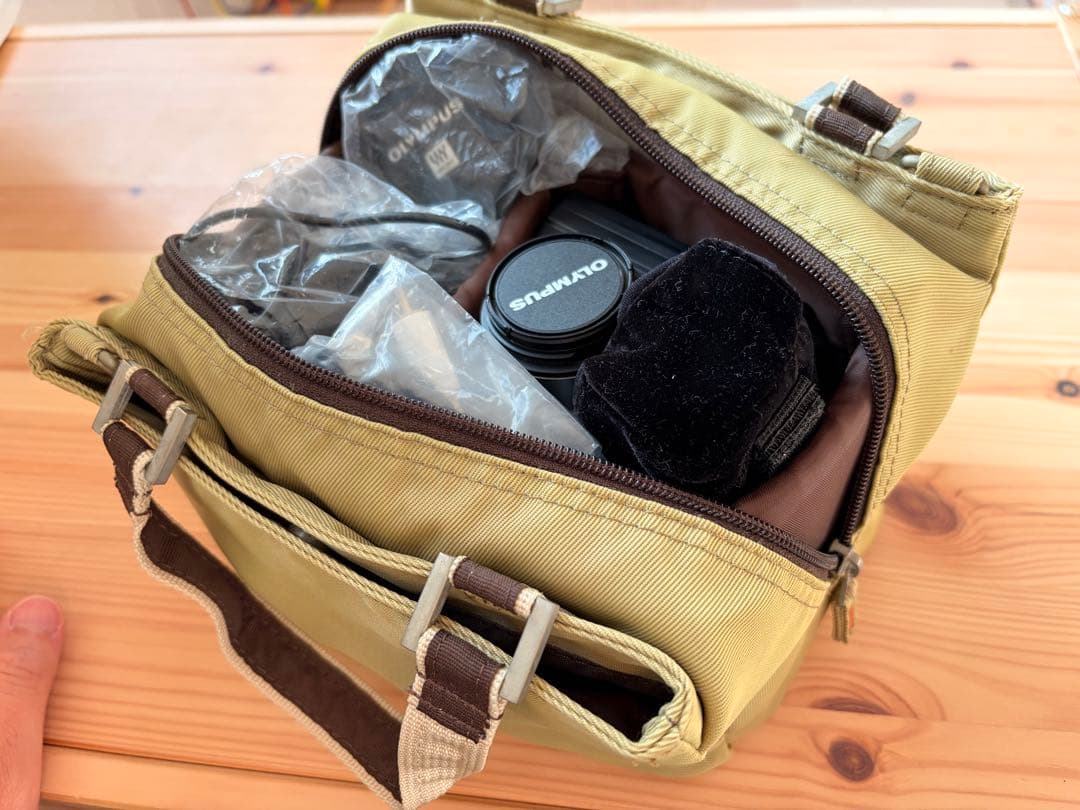 オリンパス OLYMPUS Pen Lite E-PL6 ミラーレス一眼　カメラ