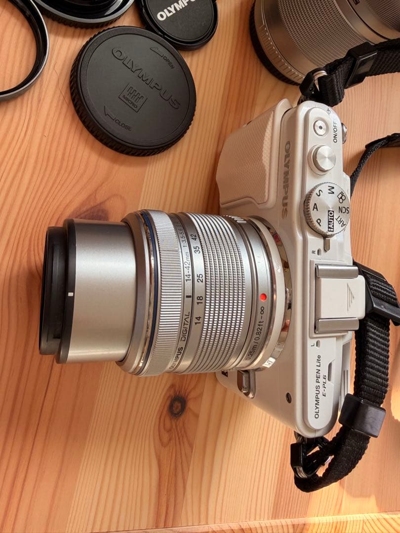 オリンパス OLYMPUS Pen Lite E-PL6 ミラーレス一眼　カメラ