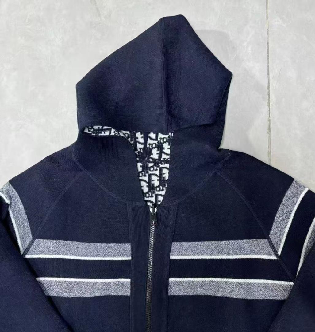 ネイビー・ブラックフード付きパーカー