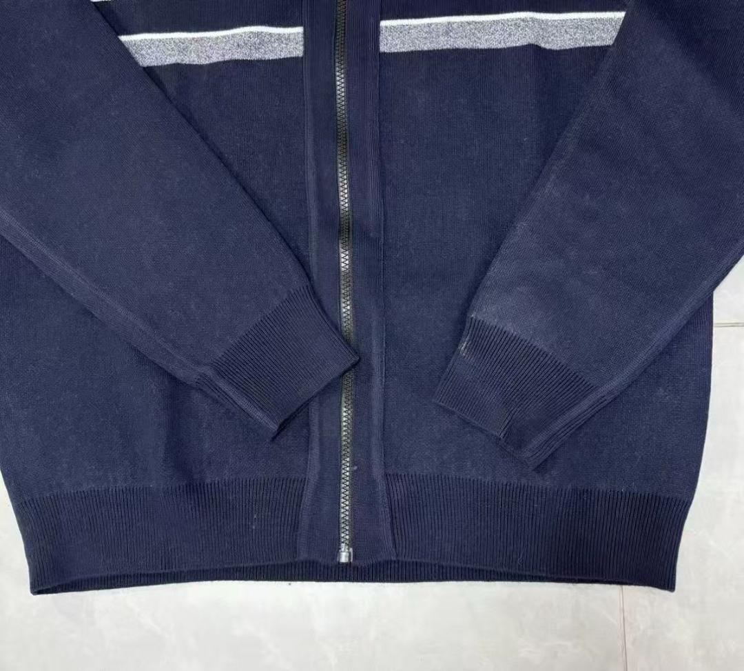 ネイビー・ブラックフード付きパーカー