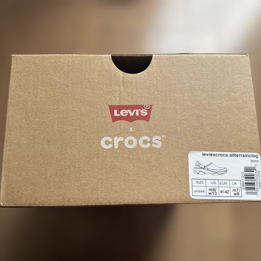 靴 Levi's x Crocs All Terrain Clog (Bone)