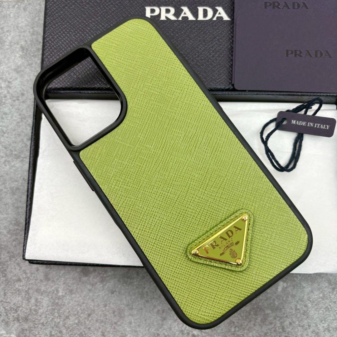 未使用品 プラダ iPhone16 スマホケース 三角ロゴ スマホカバー 緑