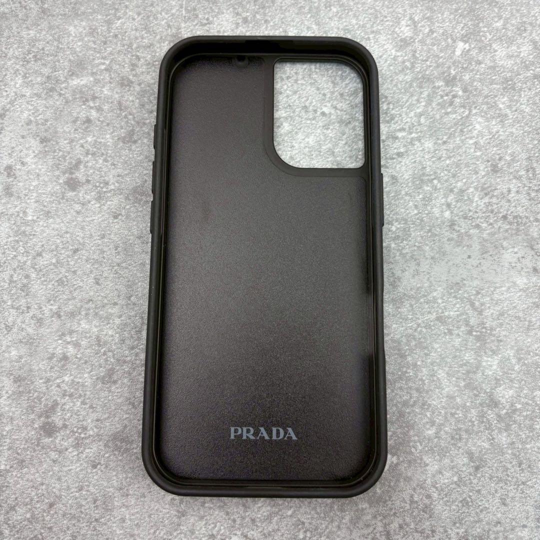 未使用品 プラダ iPhone16 スマホケース 三角ロゴ スマホカバー 緑