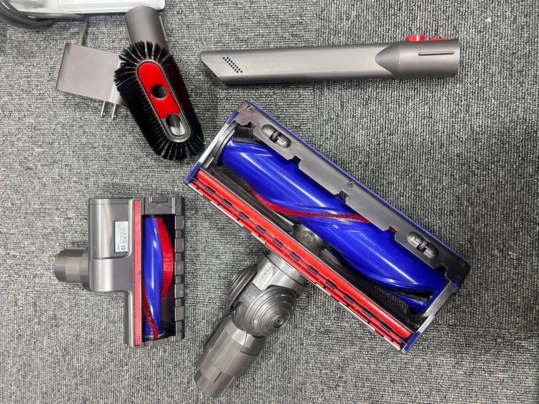 Dyson 掃除機 各種アタッチメント付き充電器付き