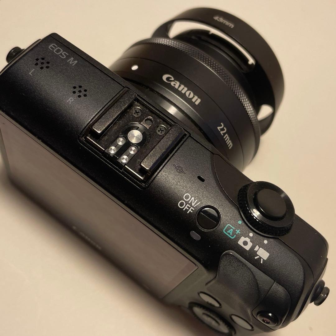 Canon EOS M ダブルレンズキット 中古品 一眼 カメラ ミラーレス
