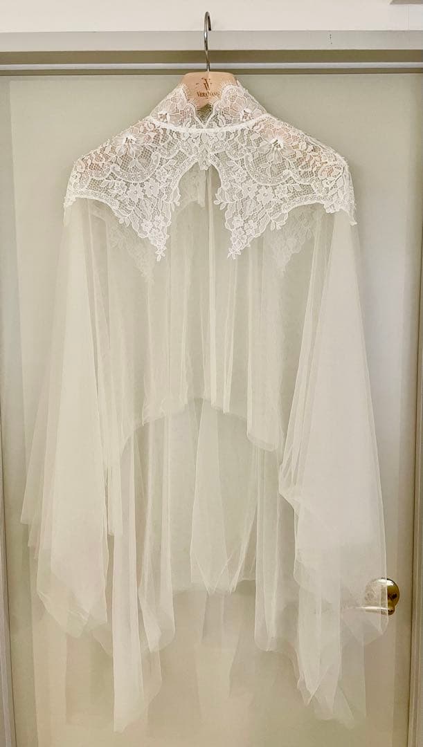 最終値下】定価62,418円 ウエディングケープ＋VERA WANGハンガー付き