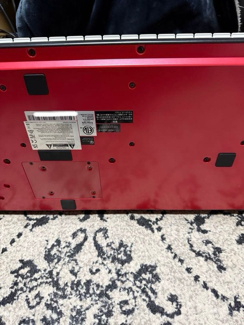 アカイAKAI MPC Key61 シンセサイザー　内蔵SSD換装済