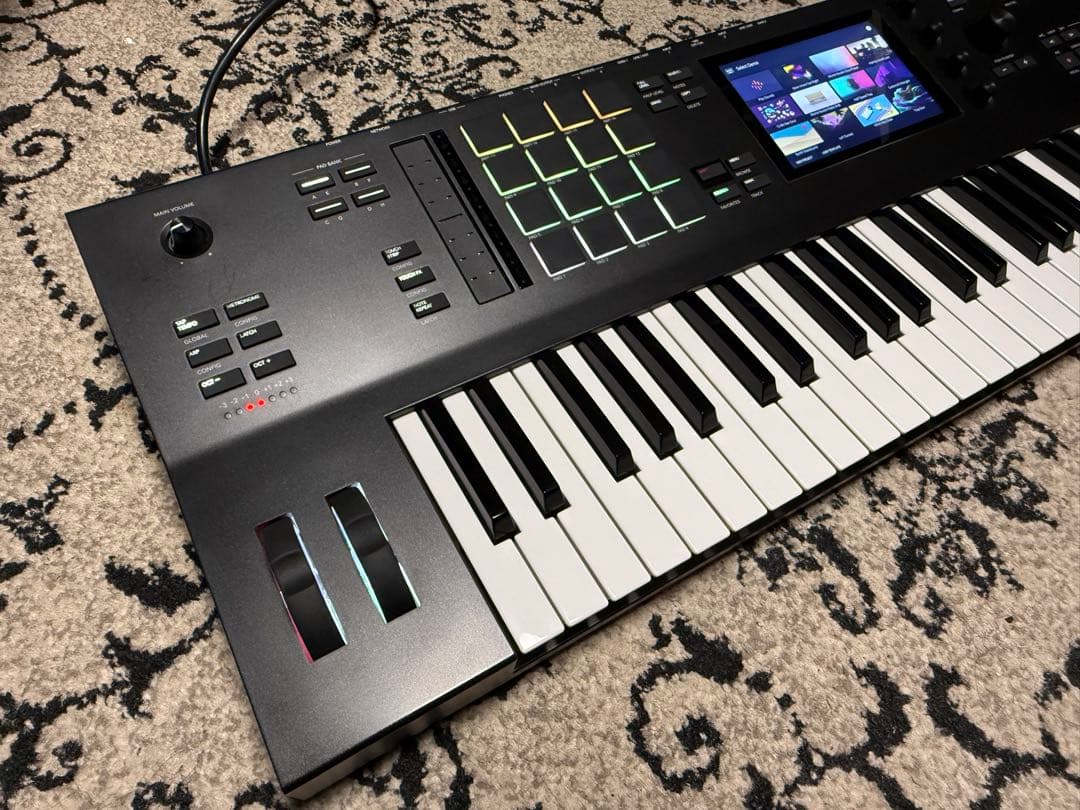 アカイAKAI MPC Key61 シンセサイザー　内蔵SSD換装済