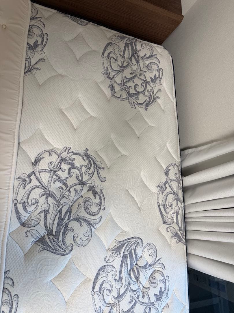 【送料概ね込】ニトリ クイーンベッドフレーム&マットレス