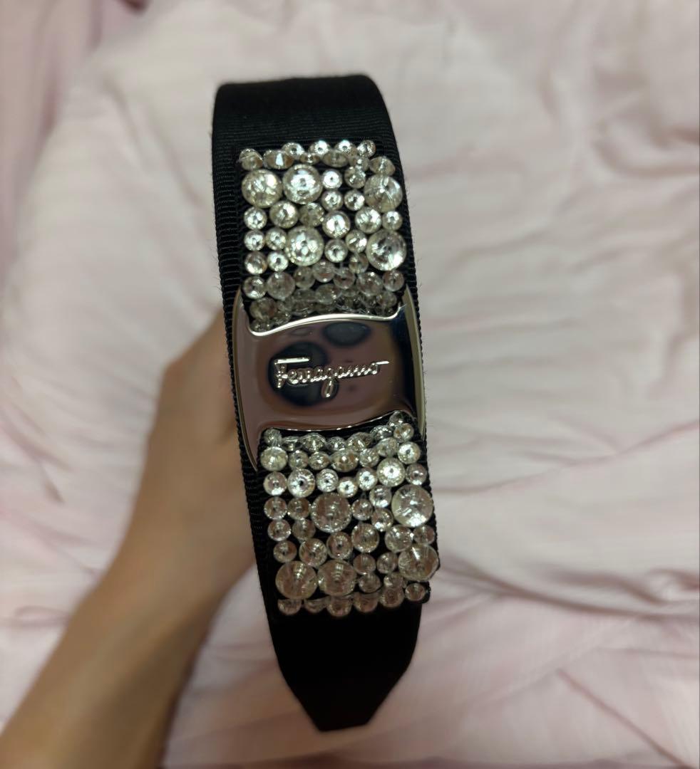 美品　フェラガモ　カチューシャ　ビジュ