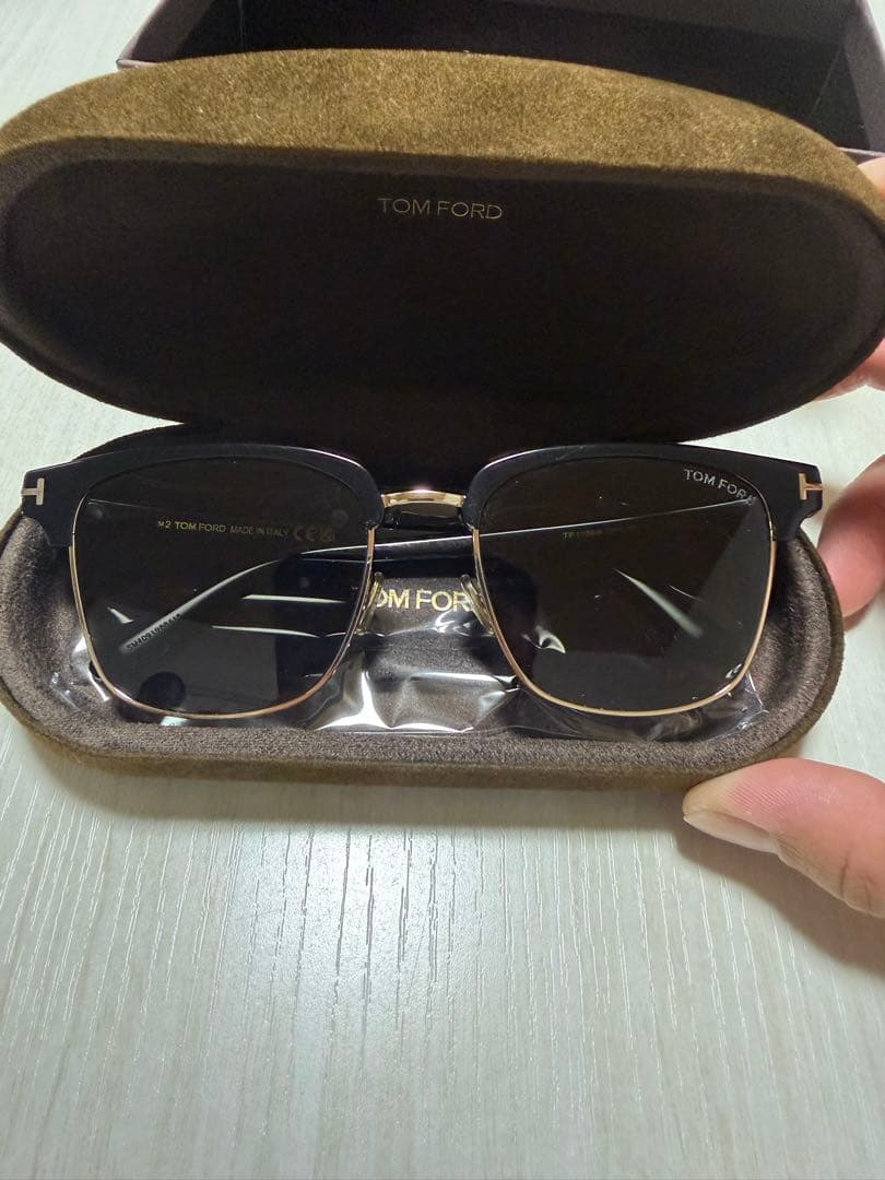 TOM FORD サングラス TF1139-K 56◻︎19 145 01A