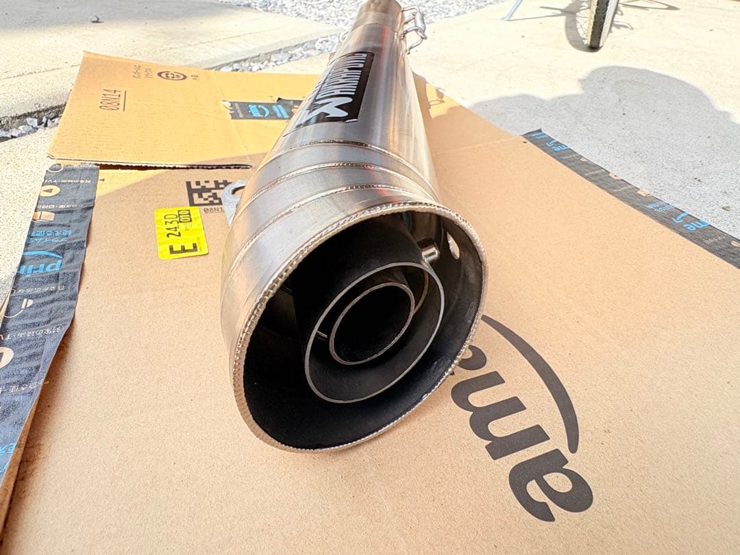 GSX-S750. スリップオンステンレス マフラー　LCIレーシング