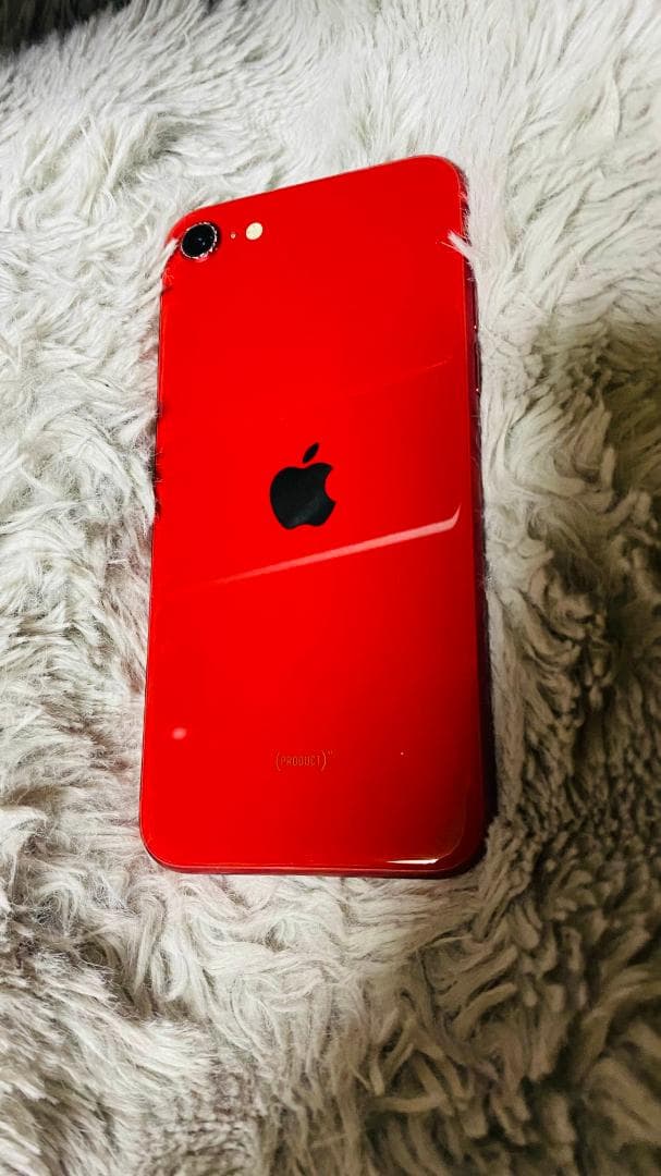 iPhone SE 第3世代　RED