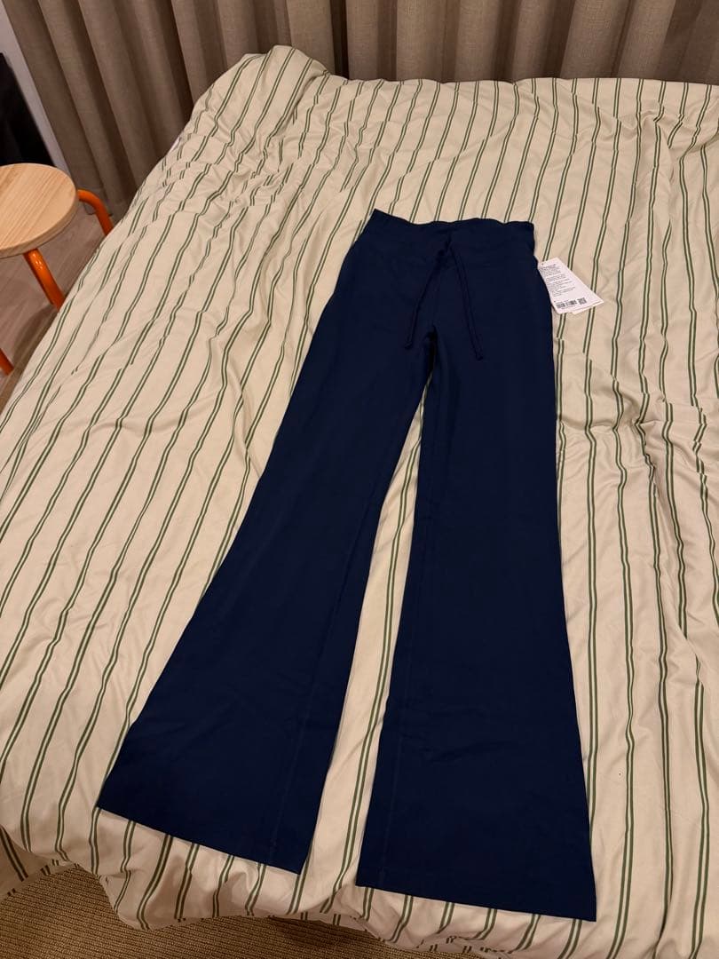 新品LululemonルルレモンGrooveハイライズブーツカットパンツショート