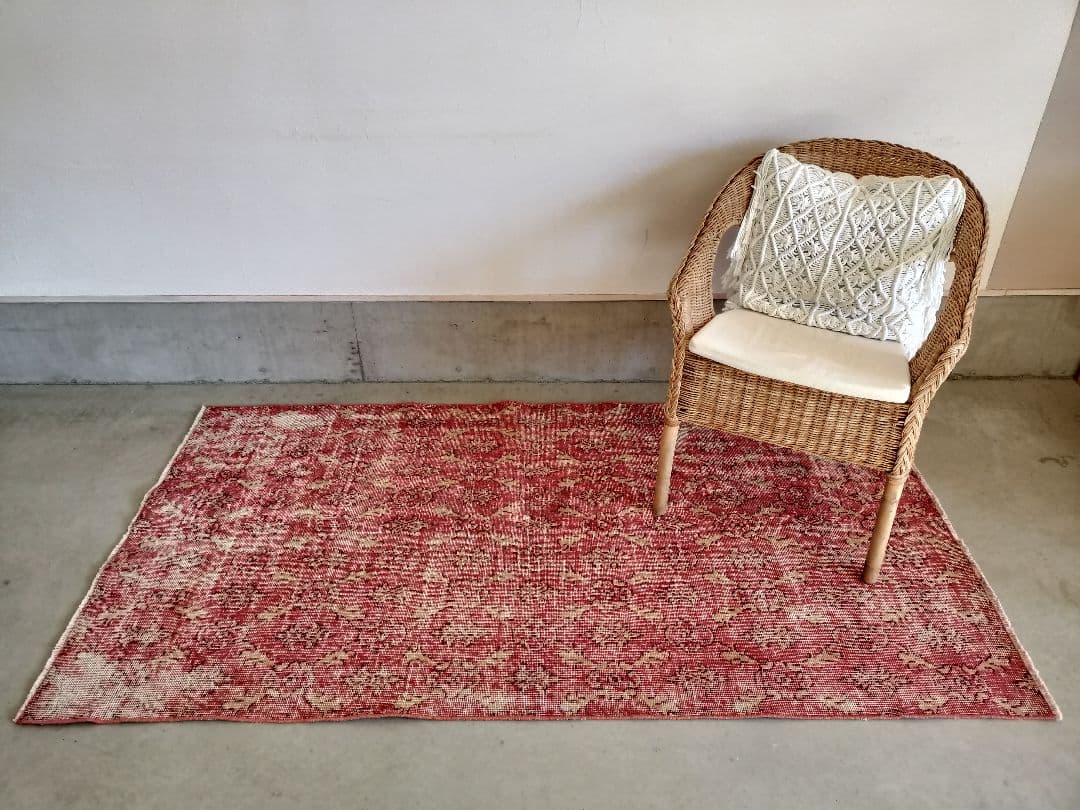 ローズピンクの紋章ラグ　ヴィンテージトルコラグNo.732