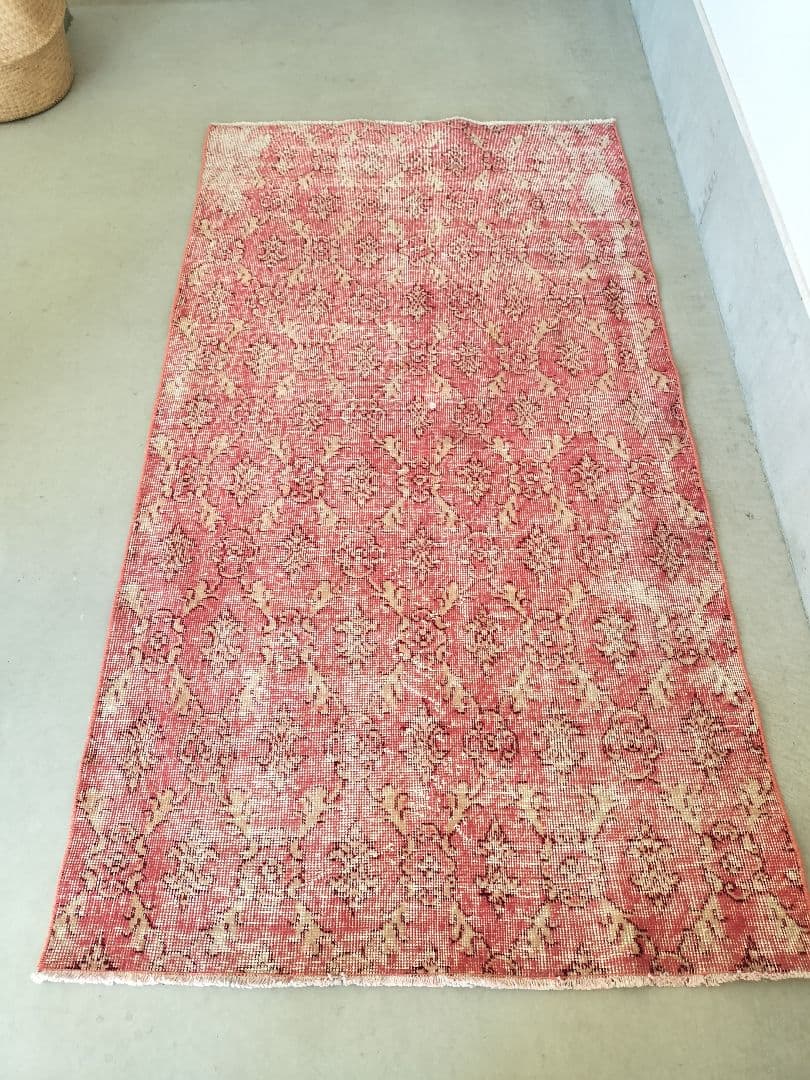 ローズピンクの紋章ラグ　ヴィンテージトルコラグNo.732