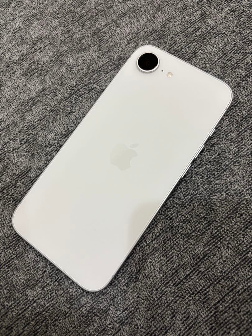 Apple iPhone16e 128GB ホワイト