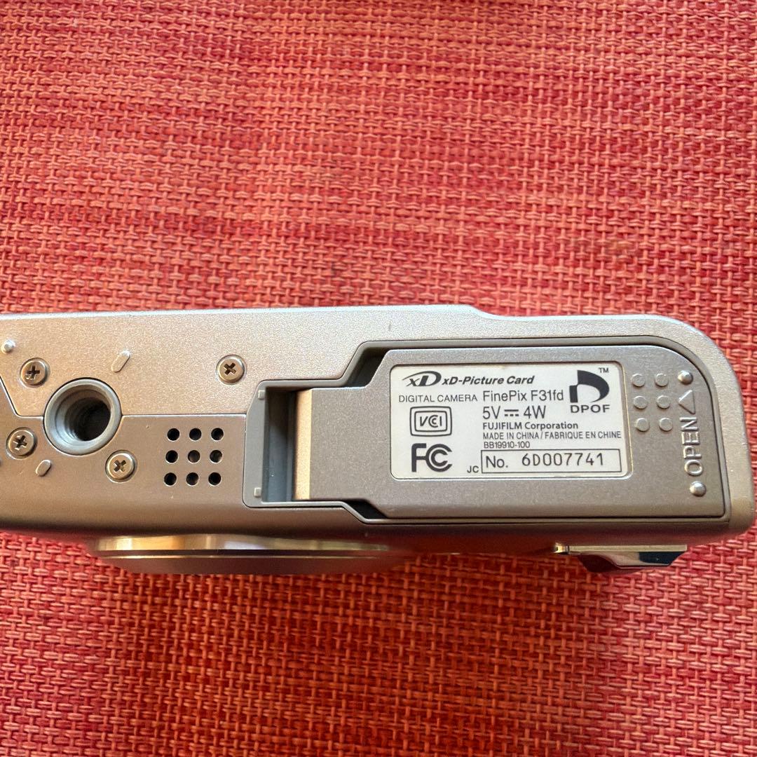 コンパクトデジタルカメラ富士フィルム　Fine pixF31fd [中古品]
