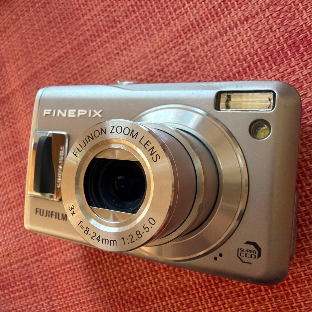 コンパクトデジタルカメラ富士フィルム　Fine pixF31fd [中古品]