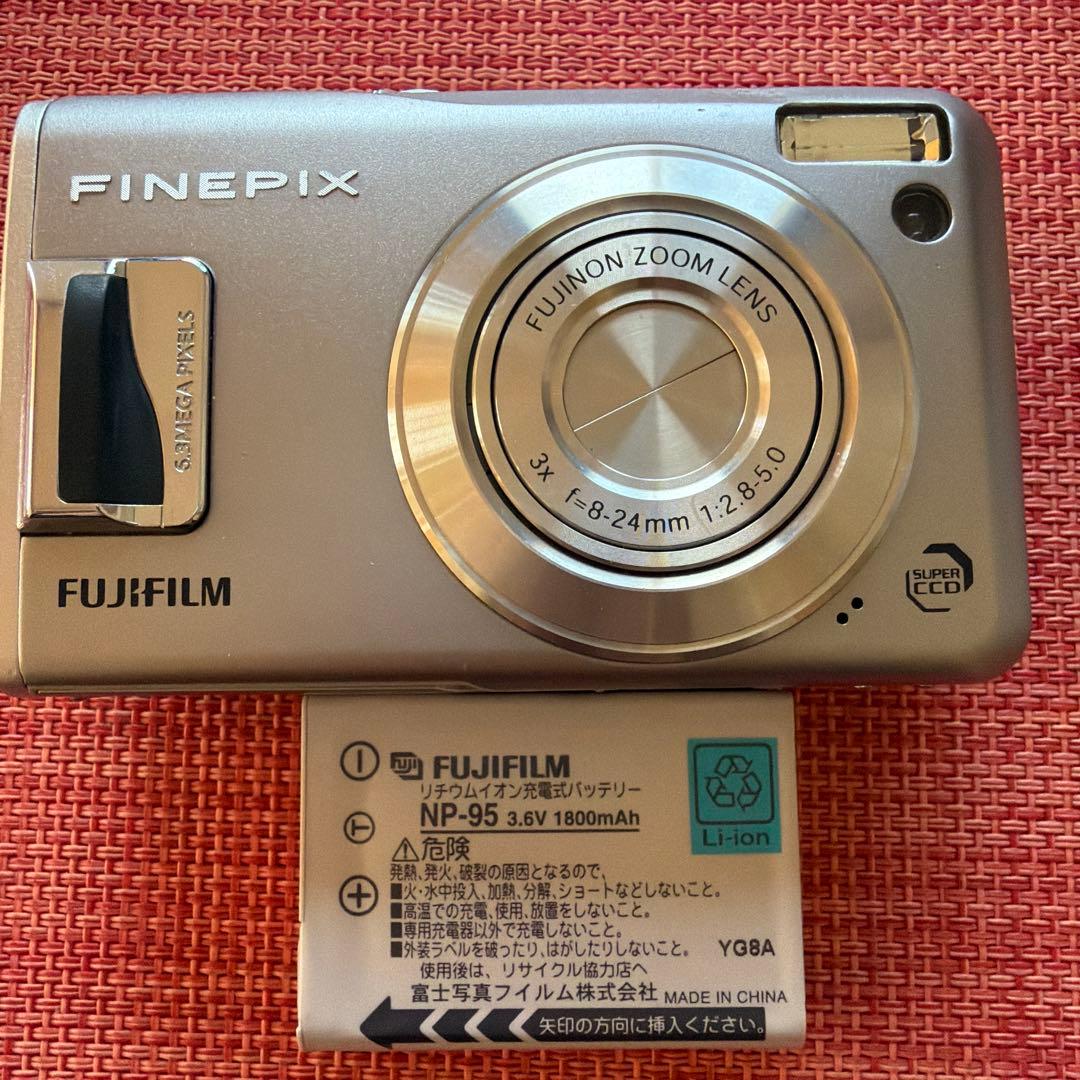 コンパクトデジタルカメラ富士フィルム　Fine pixF31fd [中古品]