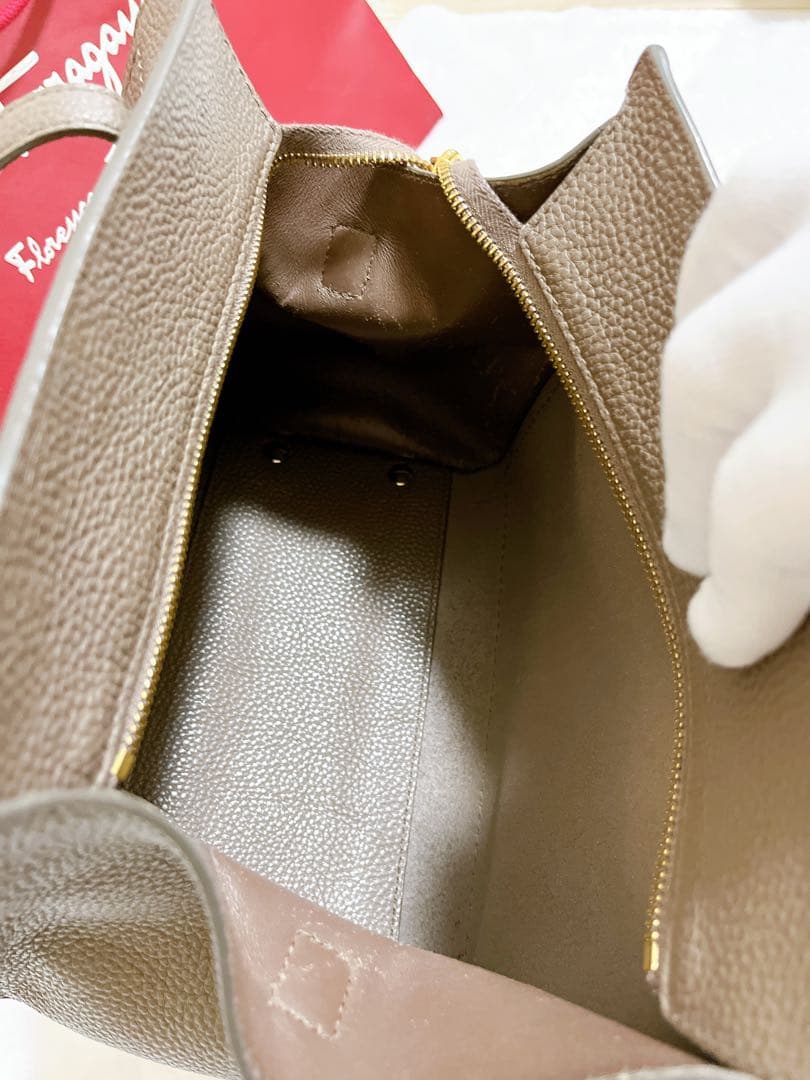 サルヴァトーレフェラガモ エイミー ガンチーニ ハンドバッグ