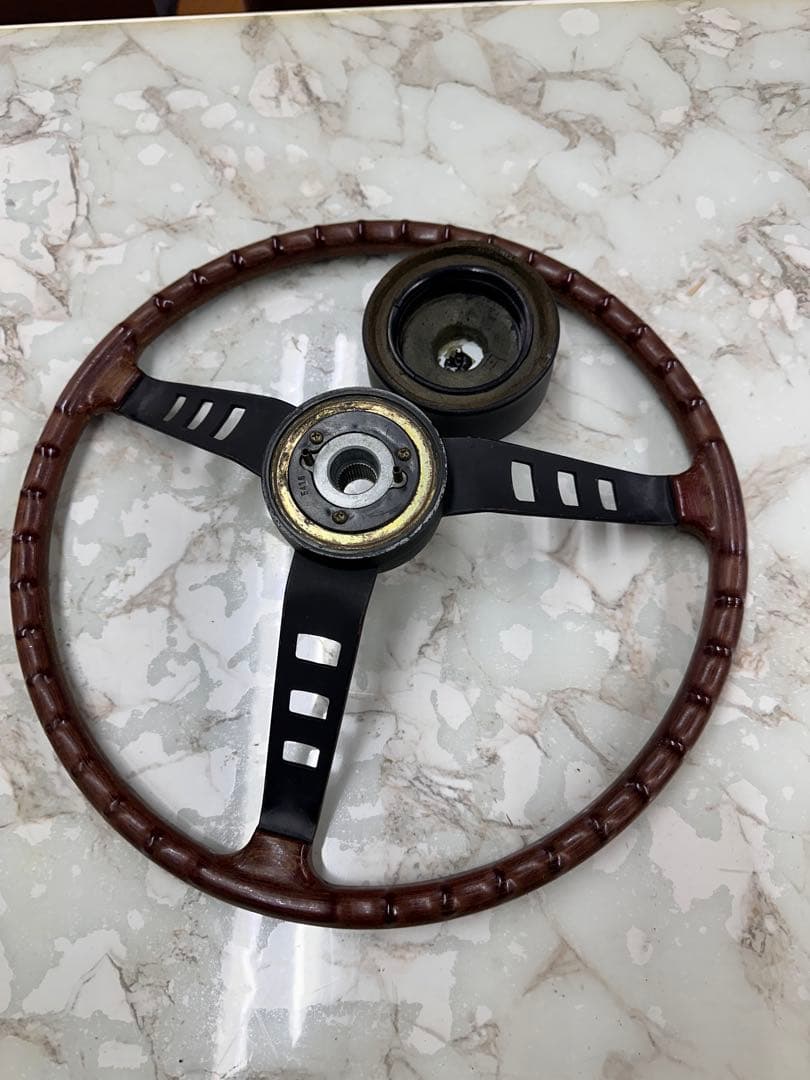 トモミー　S30z 純正　ウッドステアリング