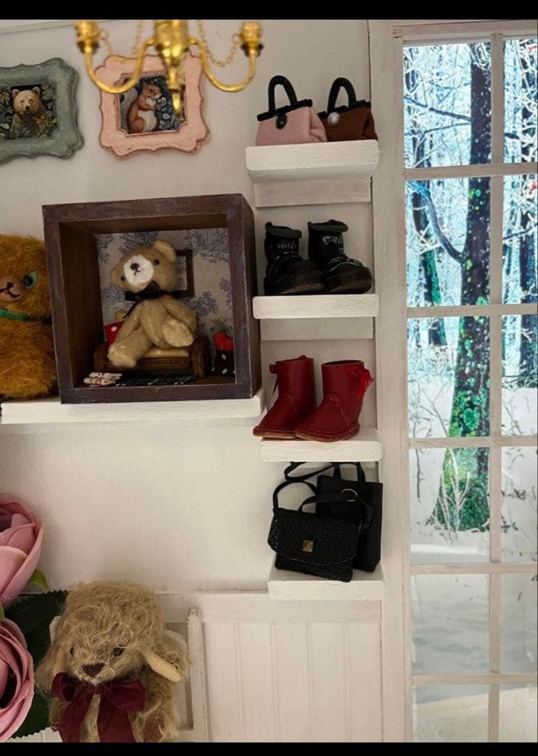 最終価格★木製　ドールハウス　シャンデリアがあるお部屋　背景ボード