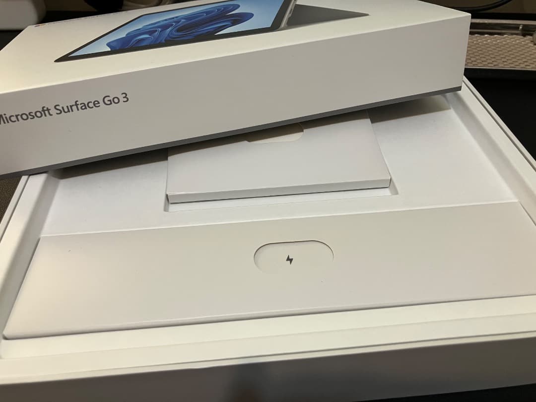 Microsoft Surface Go 3 本体