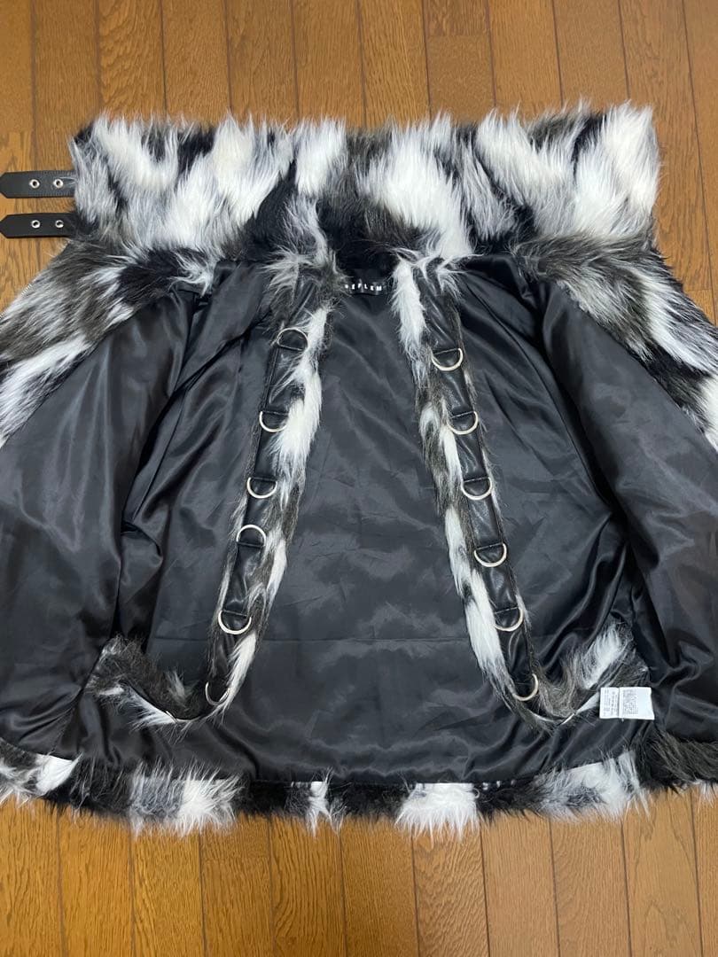 REFLEM/レフレム ベルト付き クロップファージャケット