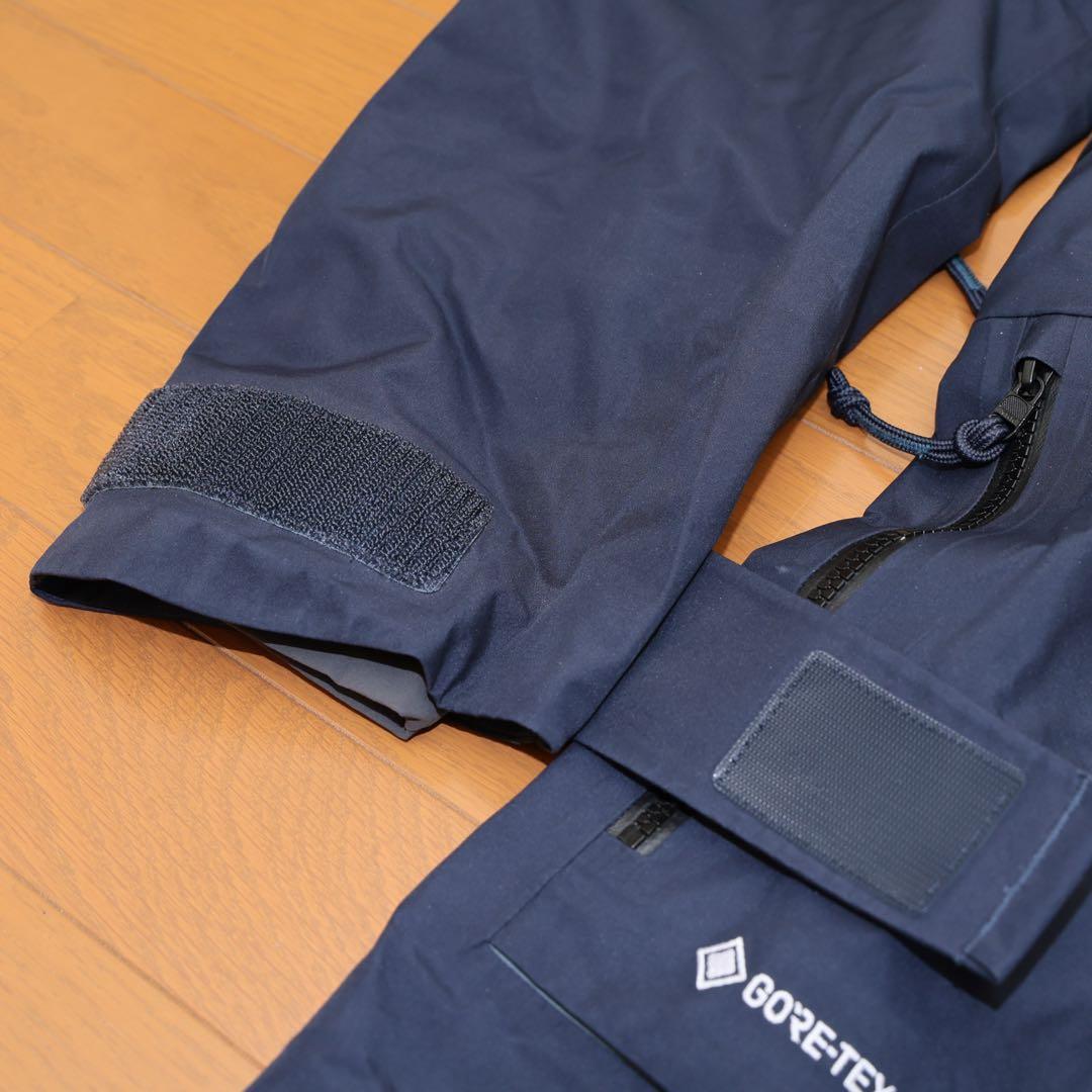【最終値下げ】ホグロフス ヴァッシ ゴアテックス ジャケット ネイビー/ Ｌ