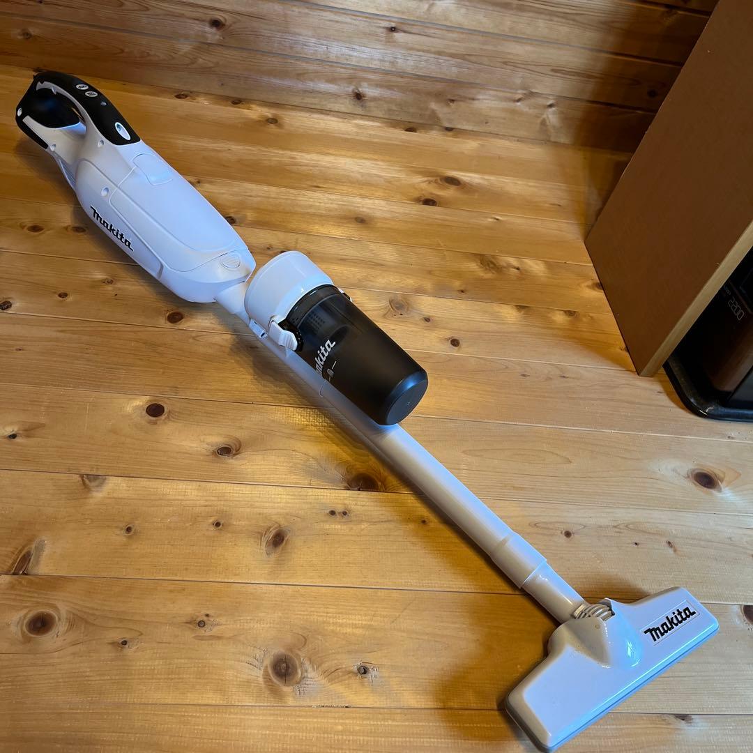 マキタ14,4V充電式クリーナ本体のみCL142FDZWショートサイクロン付き