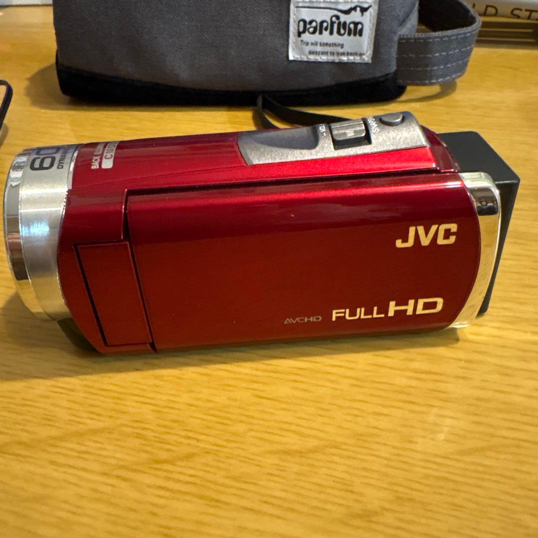 【動作品】JVC ビデオカメラ 赤色 三脚 HDMIケーブル付き