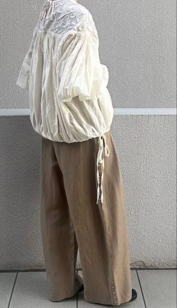 【美品】新作　カレンソロジー　リネンウールスタッズパンツ