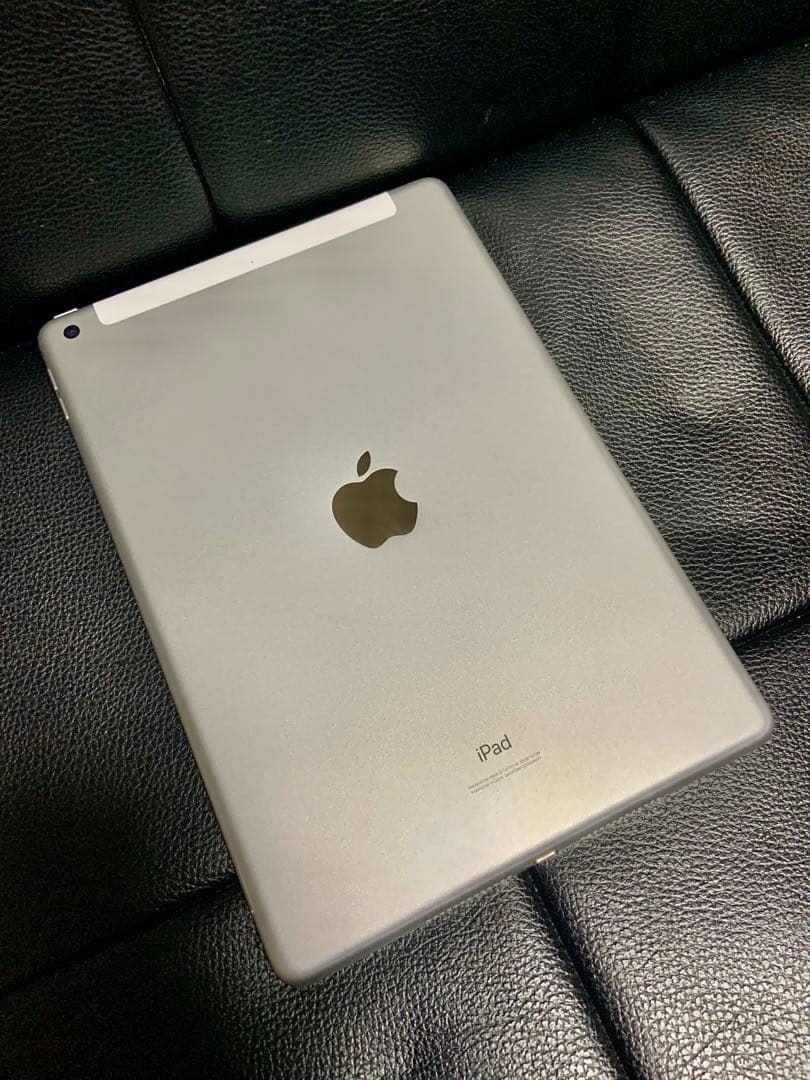 iPad 7 Wi-Fi Cellularモデル シルバー 128GB 7世代