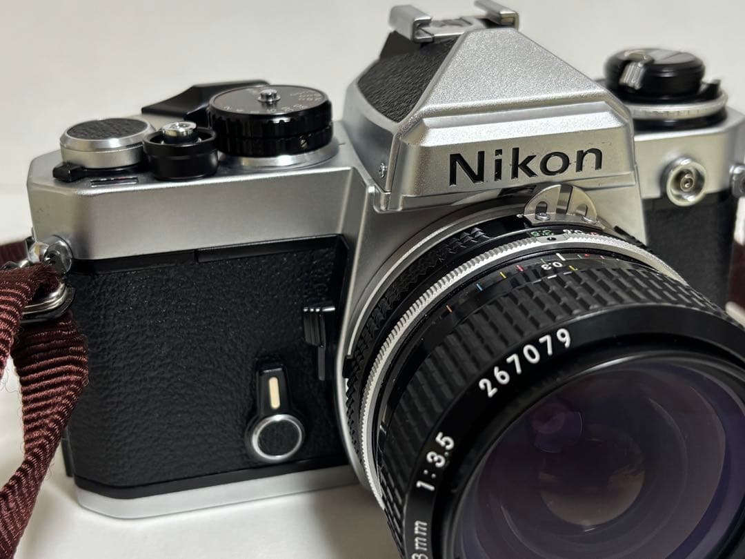フィルム一眼レフ Nikon FE シルバー 28mmレンズ付き
