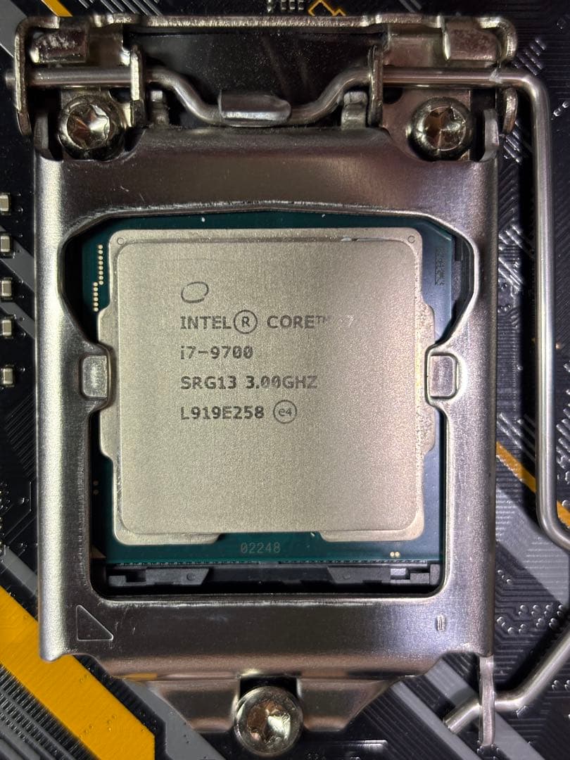 ATXマザーボード（3.0 GHzのi7、メモリ32G 付き）