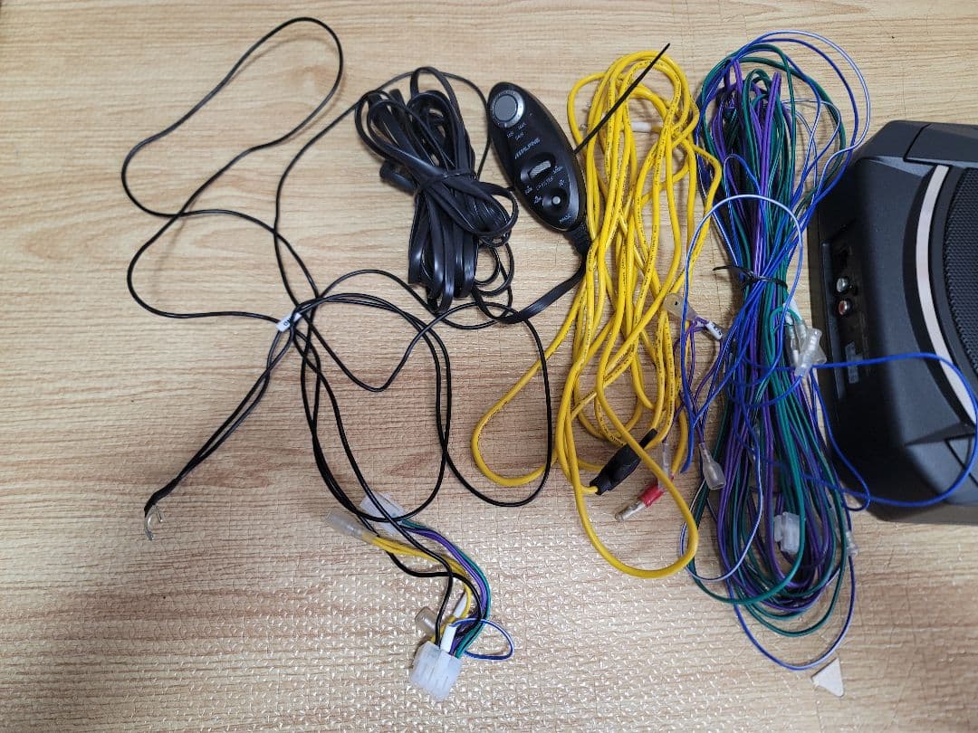 美品　ALPINE SWE-1080 パワードサブウーファー　アルパインウーハー