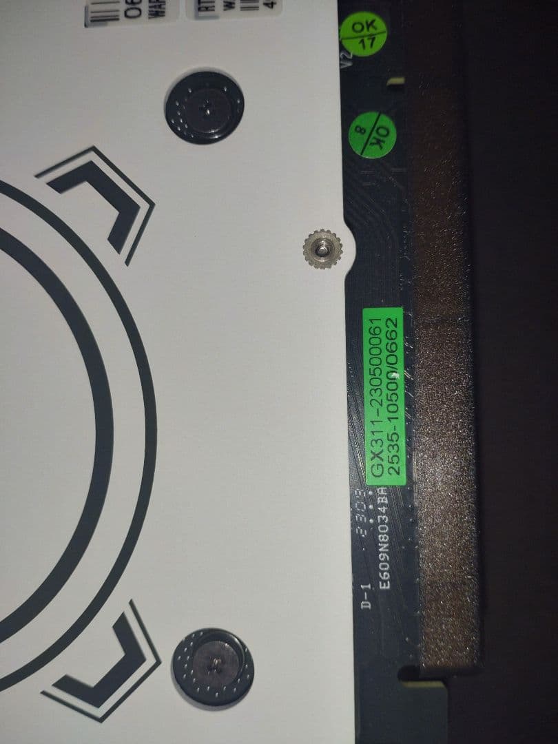 玄人志向 GeForce RTX 4070 搭載 グラフィックボード　白