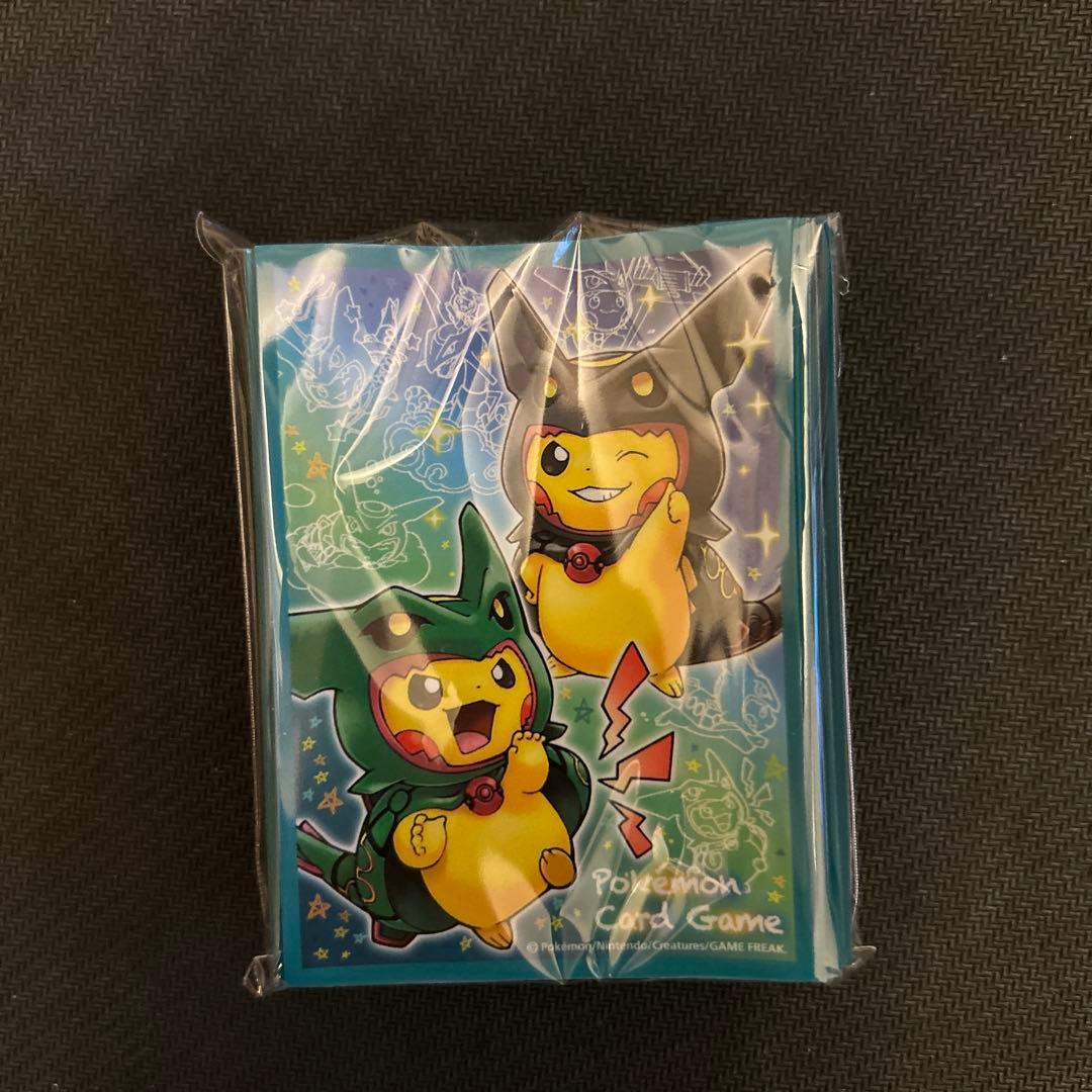 ポケモンカード　レックウザポンチョ　ポンチョを着たピカチュウ スリーブ 62枚
