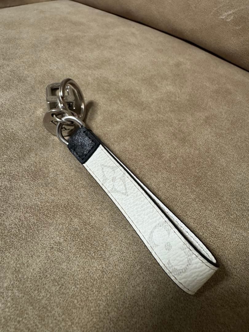 LOUIS VUITTON キーホルダー・ドラゴンヌM82379 ルイヴィトン