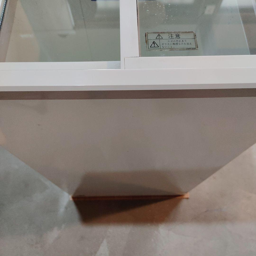 コンパクト　冷凍庫　サンデン　ホワイト