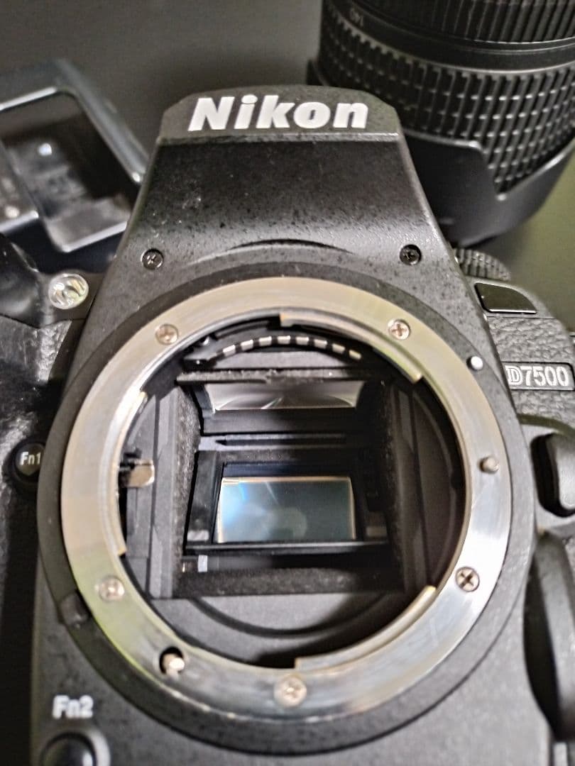 Nikon D7500 18-140 VR レンズキット　ジャンク