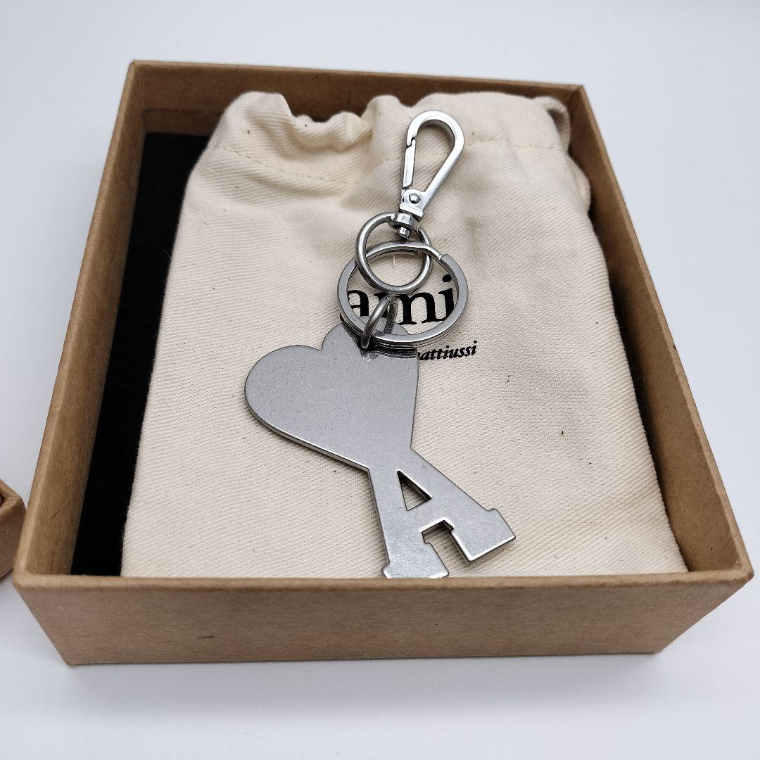 【新品未使用】AMI PARIS ロゴ キーホルダー キーリング