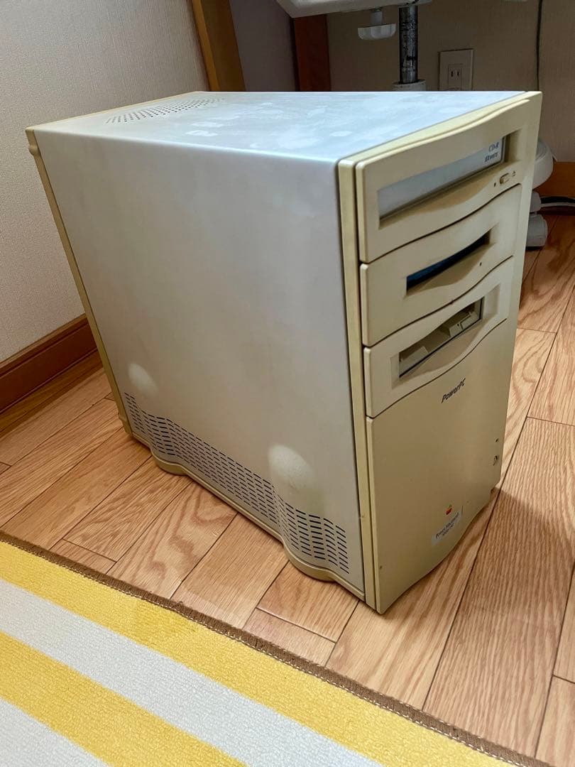 Apple Powermacintosh 8500/150 キーボード　マウス付