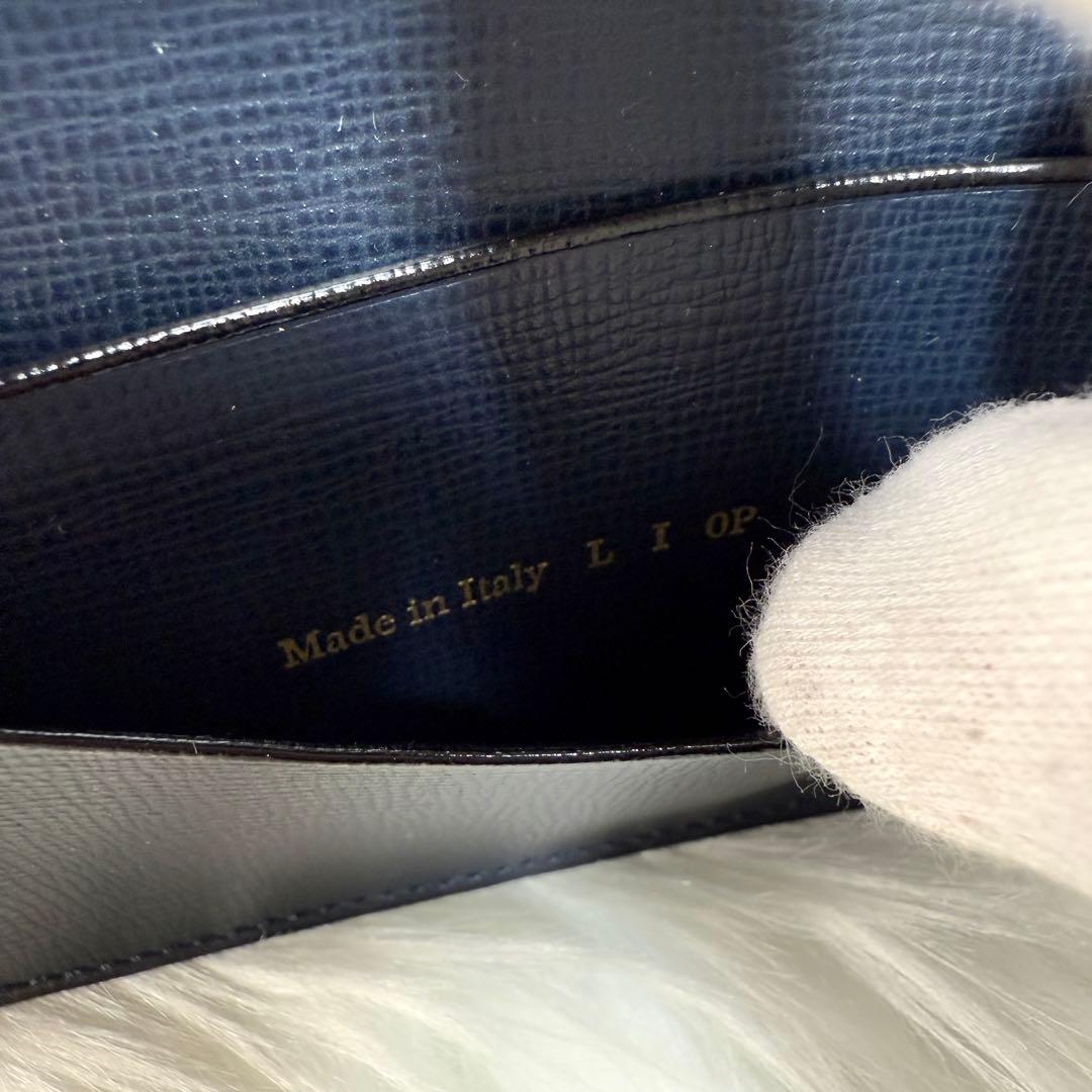 美品 ヴァレクストラ 名刺ケース カードケース ブラック レザー 名刺入れ 黒