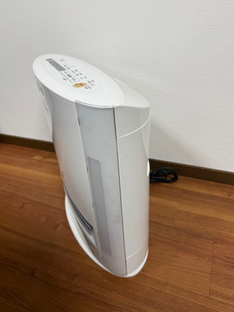 Panasonic 加湿機能付セラミックファンヒーターDS-FKX1205