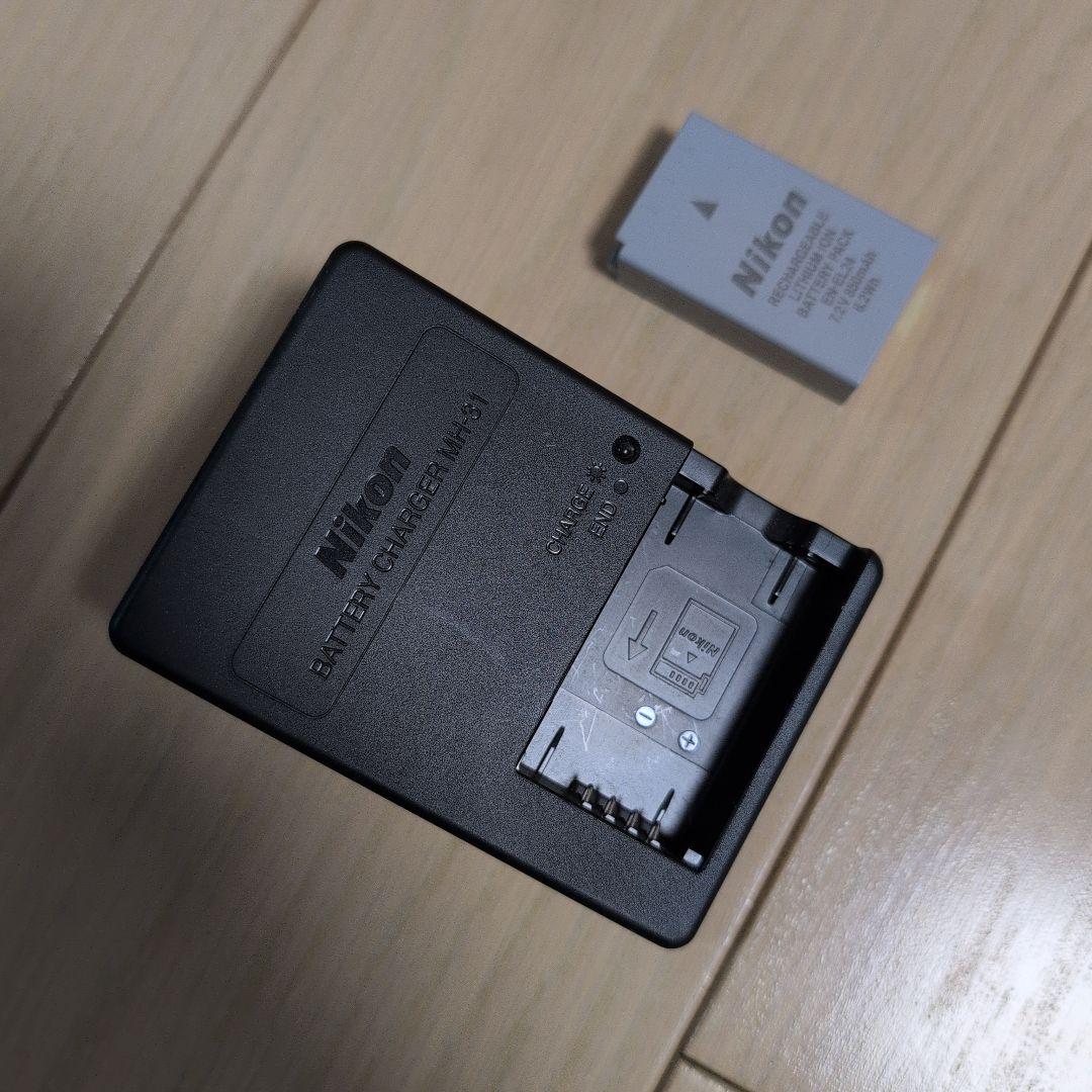 Nikon 1 J5本体 標準ズームレンズ 18.5mm単焦点レンズ付